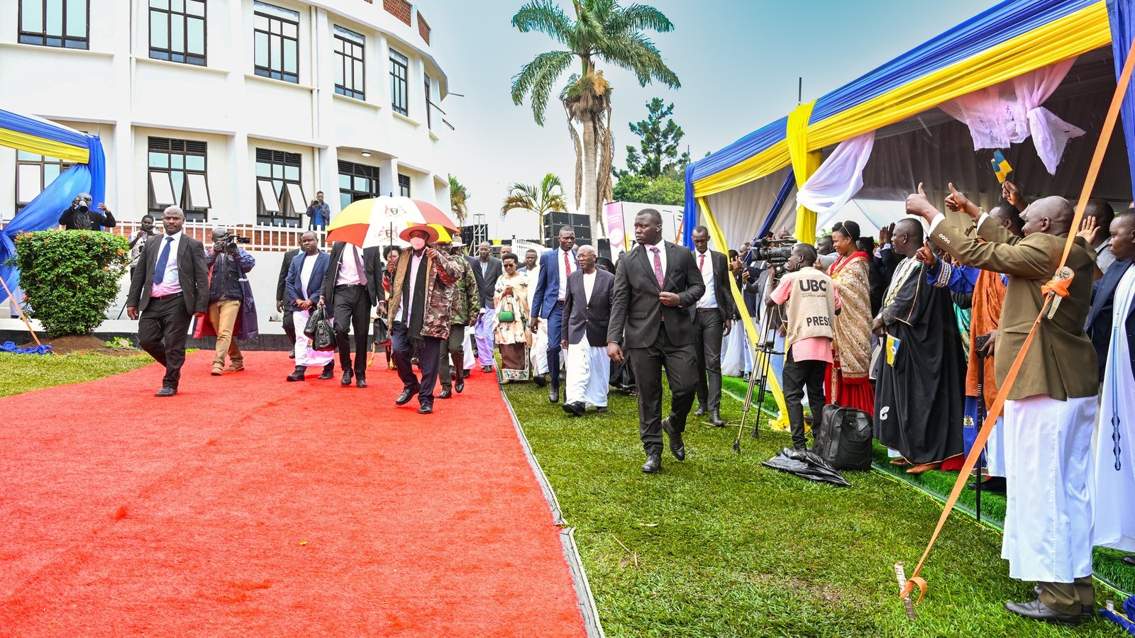 President Museveni at the coronation of Omukama Edward Rukidi Nyabongo I at Karuziika Palace in Fort Portal
